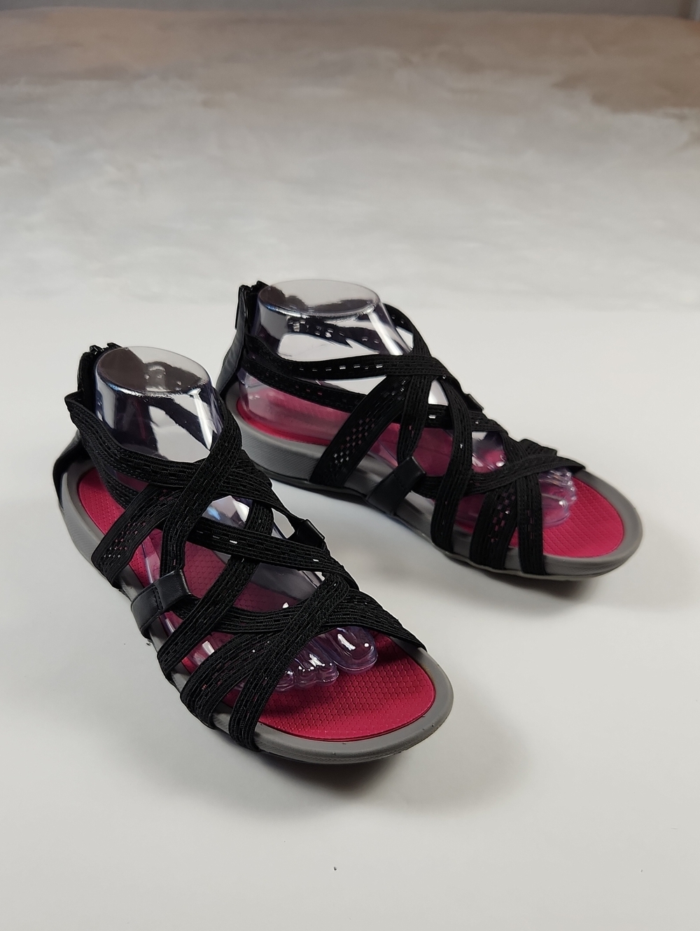Baretraps Sunya Strappy Comfort Sandals Black with Pink Footbed Size 9M